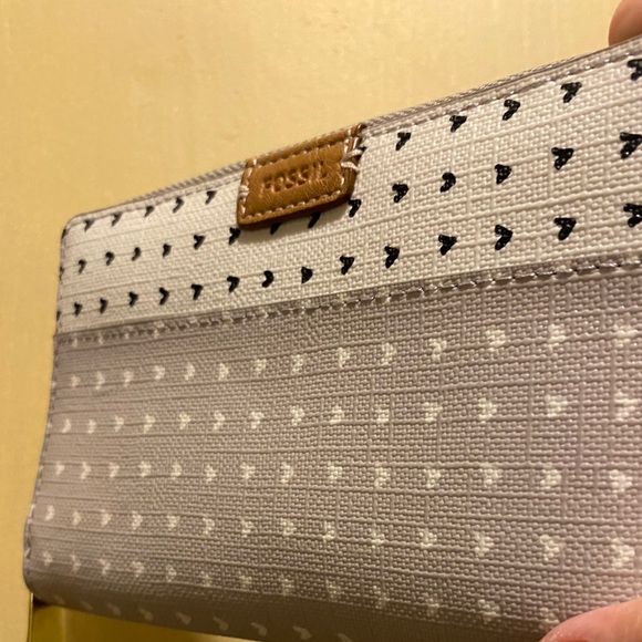 Muted Pink/Purple Fossil Wallet w/ Hearts - Picture 7 of 7